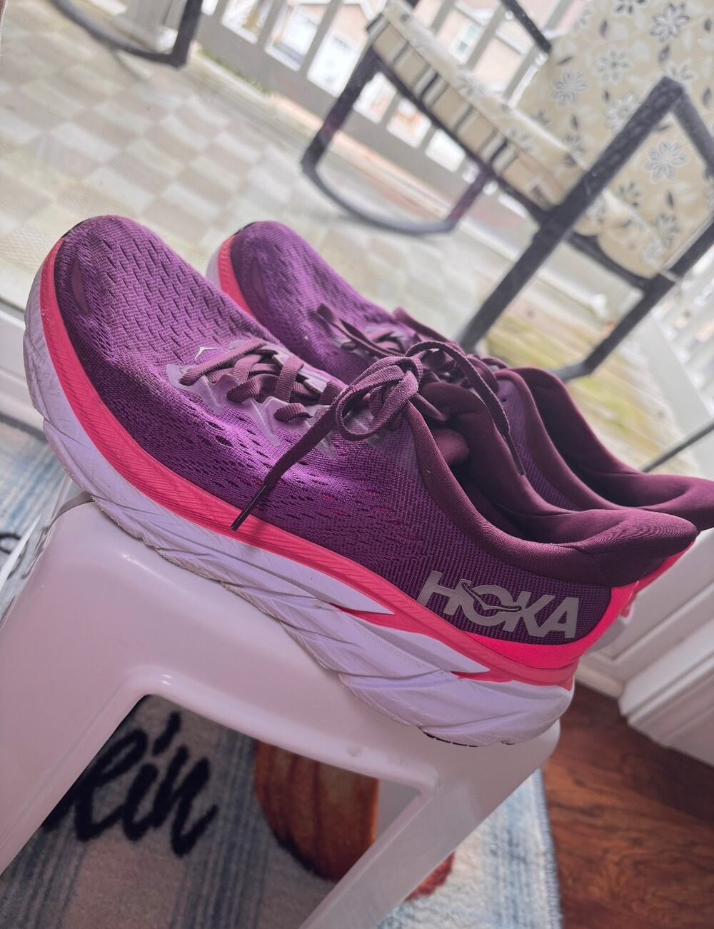 HOKA Clifton 8 Grape Wine
Beautyberry Running Shoes Women's
Size 10